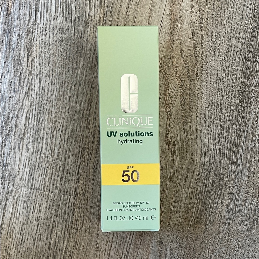 Clinique UV Solutions Hydrating SPF 50 - NEW